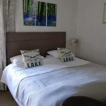 Oda ve Kahvaltı The Lakes 4*