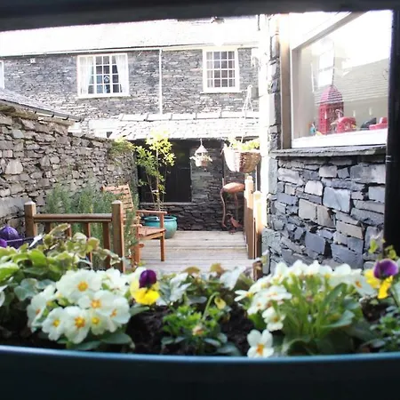 Bed & Breakfast The Lakes 2*