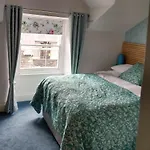 The Lakes Bed & Breakfast