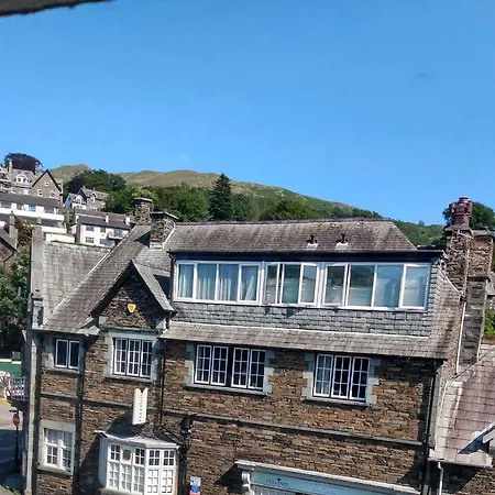 The Lakes 4*