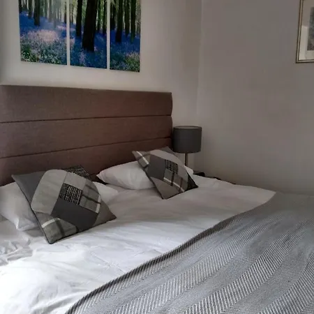 The Lakes Bed & Breakfast 2*