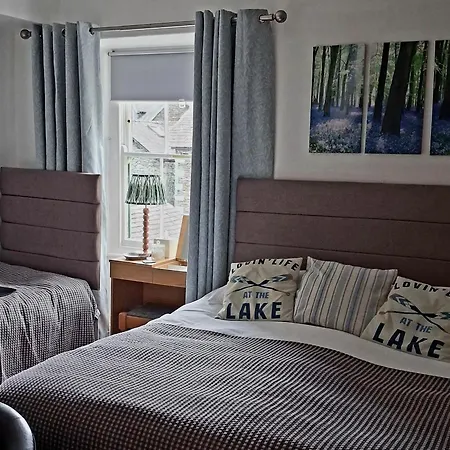 The Lakes 4*