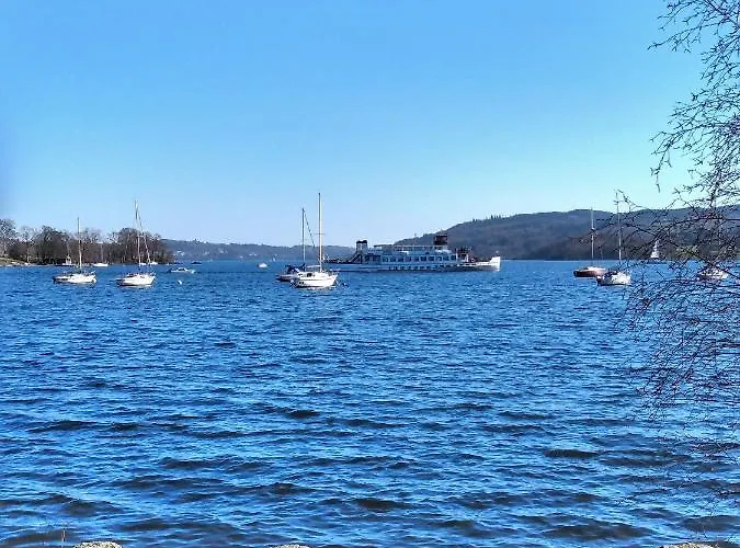 The Lakes فندق مبيت وإفطار 3*