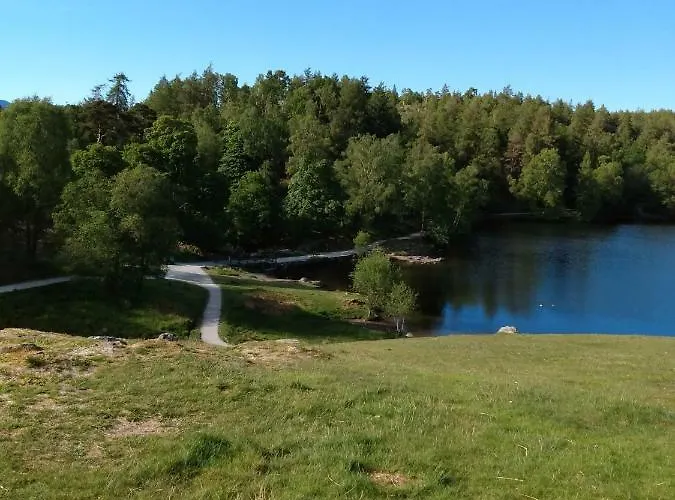 فندق مبيت وإفطار The Lakes 3*