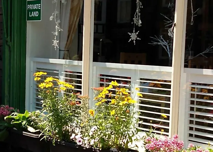 The Lakes فندق مبيت وإفطار