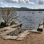 Alojamento de Acomodação e Pequeno-almoço The Lakes 4*