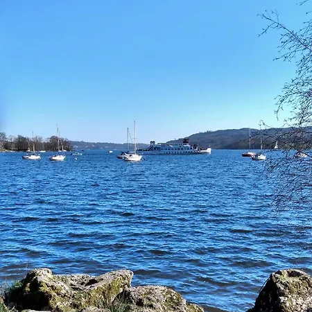 The Lakes Bed and Breakfast 3*