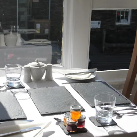 The Lakes Couette-café